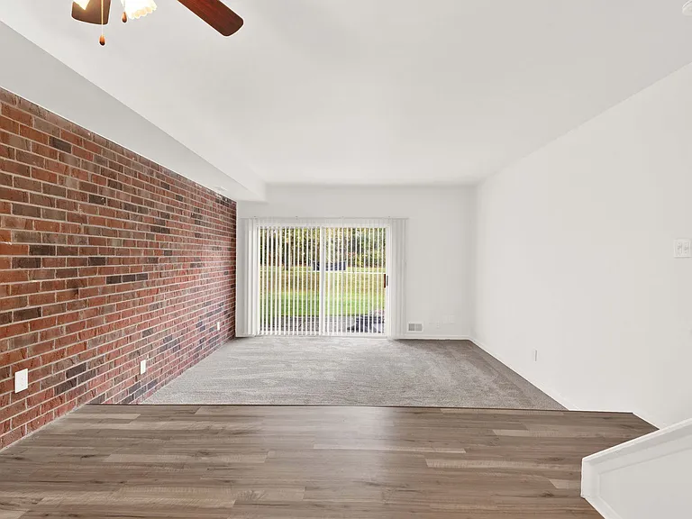 Riverside Townhomes — Photo 29