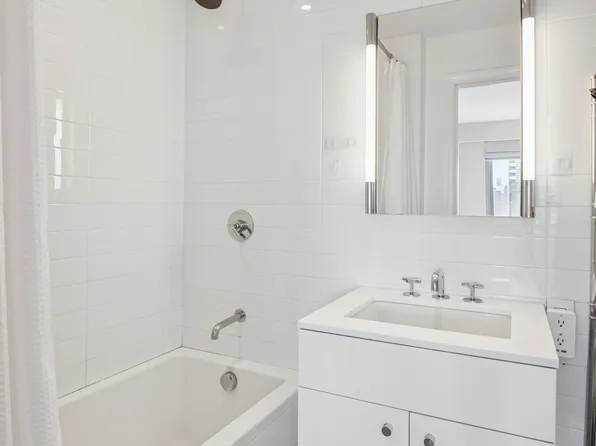 200 East 62nd Street image 8 of 14