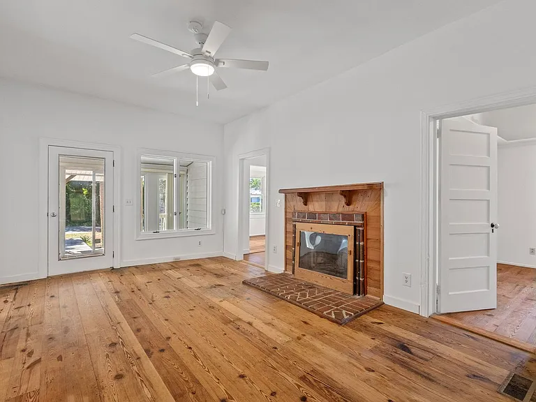 2250 Myrtle Ave — Photo 9