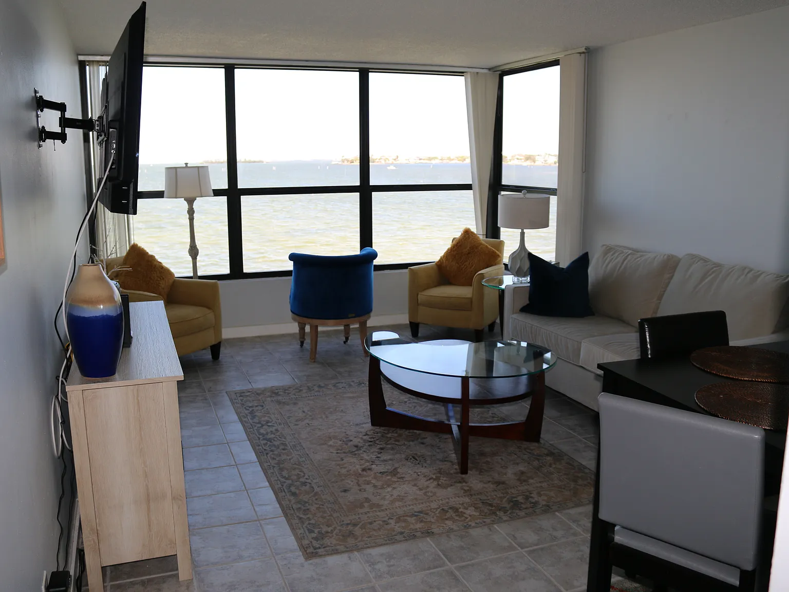 1 bed, 720 sqft, $2,100 — Photo 4