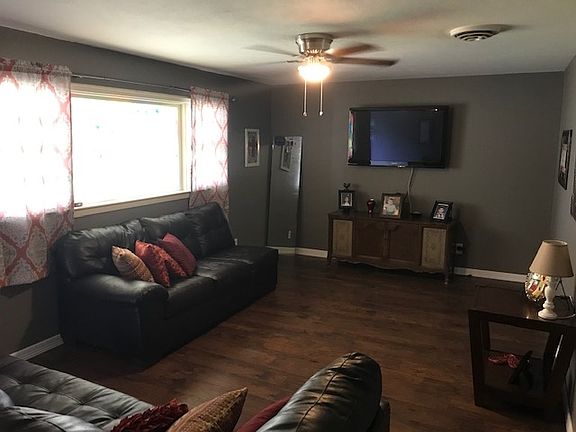 2nd image of 127 Star St