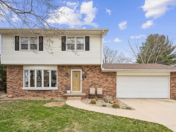2nd image of 204 Brentwood Dr