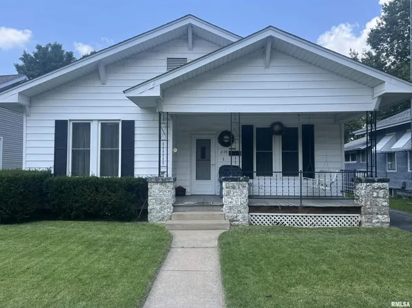 2124 Spruce St, Murphysboro, IL 62966