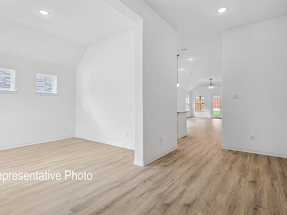 2nd image of 4372 Biddle St