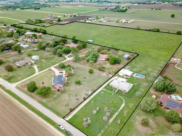 389 VALLEY VIEW DR, Cibolo, TX 78108