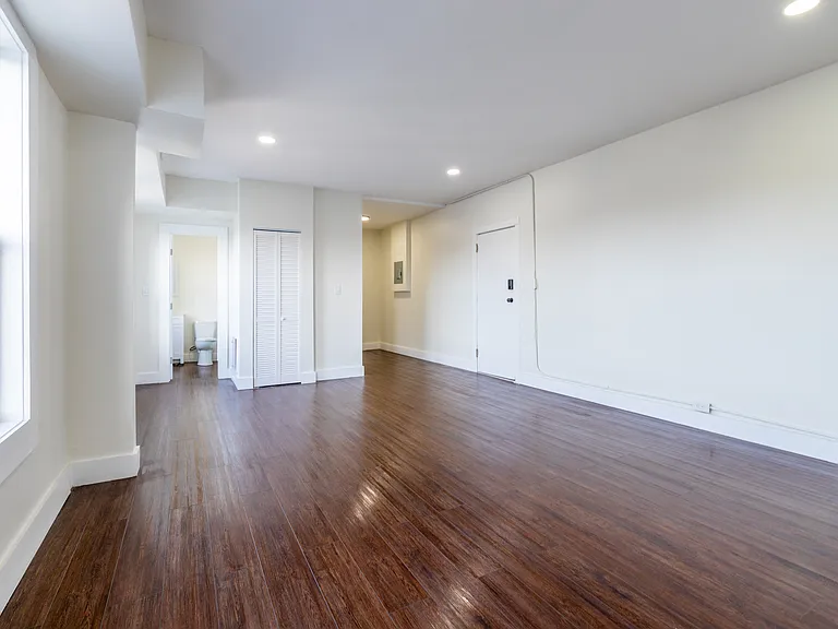 716 College Ave #1 — Photo 10