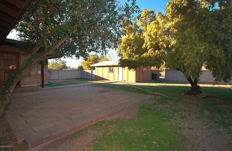 2301 E Glenn St — Photo 8