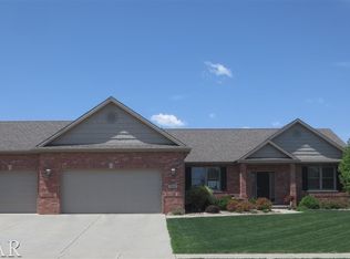 2504 Norton Rd, Bloomington, IL 61705