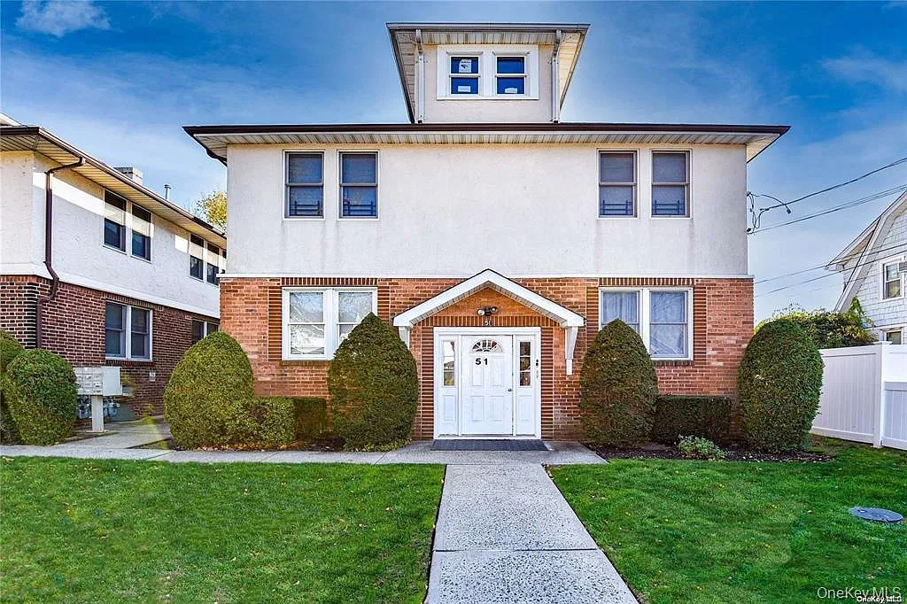 2 bed, 1.0 bath, 900 sqft, $2,800 — Photo 1