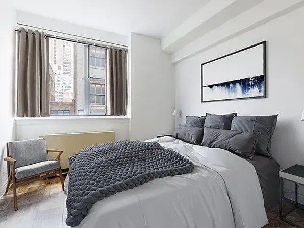 65 West 55th Street image 3 of 13