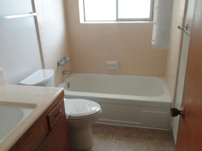 830 Sunset Dr — Photo 3