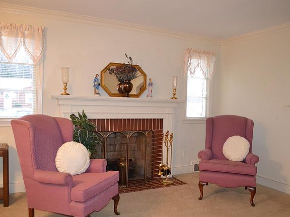 5th image of 158 Pineview Dr