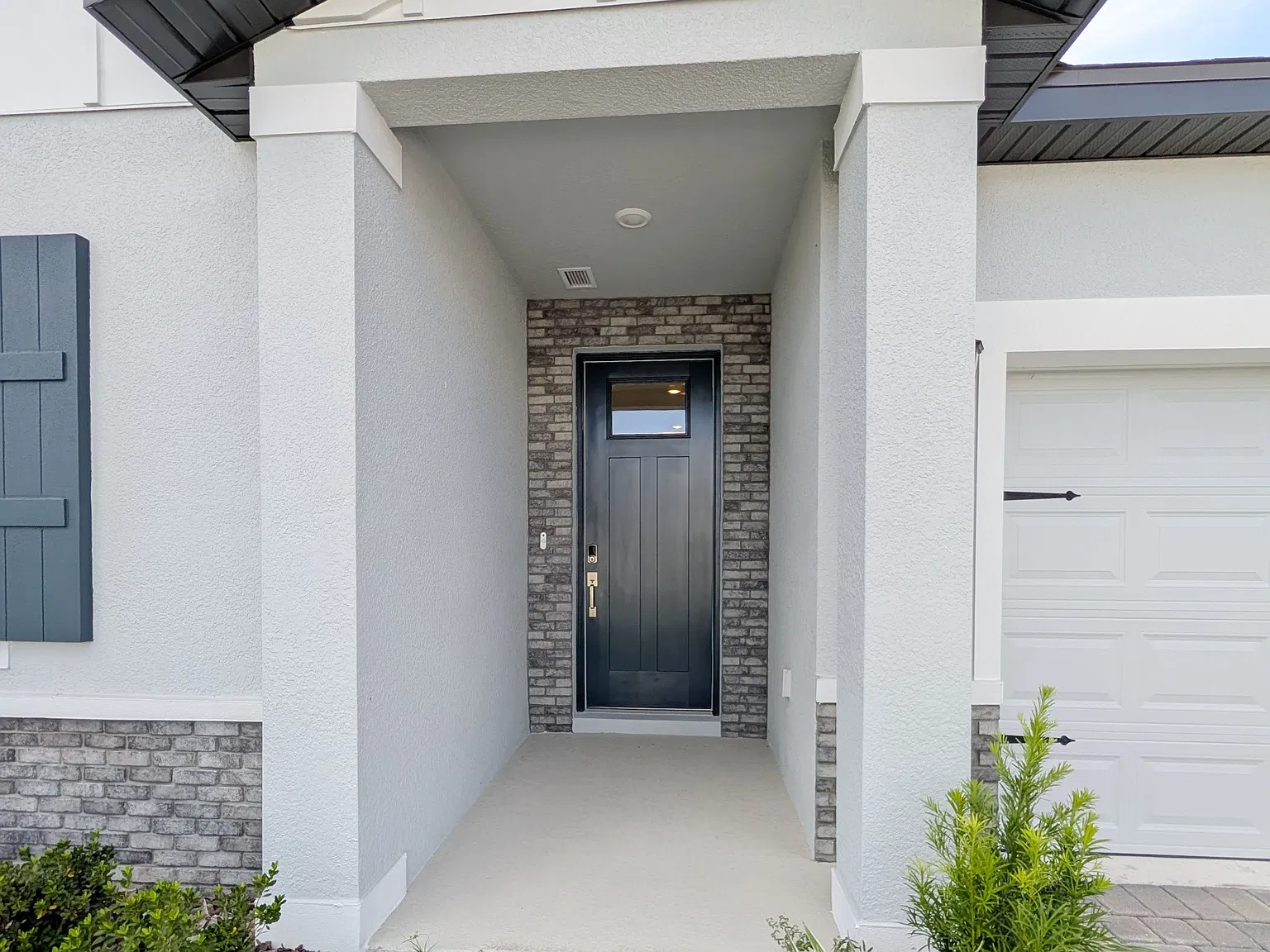 1811 Draughton Dr — Photo 2