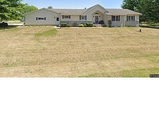 3803 E 20th St, Sterling, IL 61081