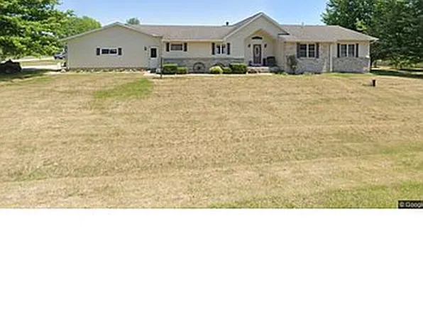 3803 E 20th St, Sterling, IL 61081
