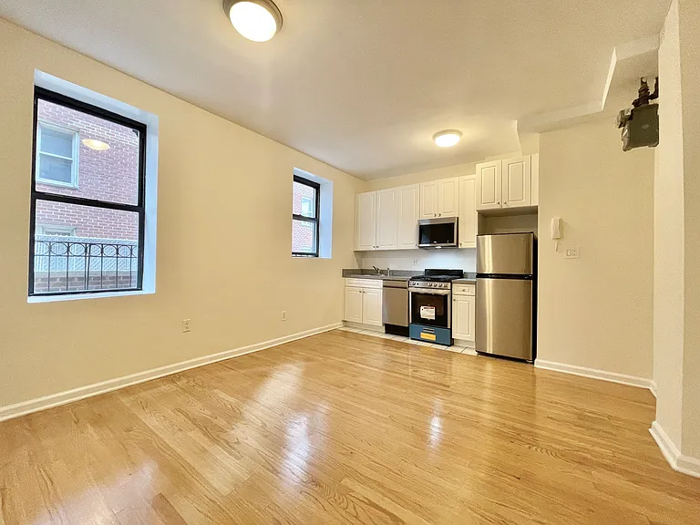 305 W 45th St #6G — Photo 1