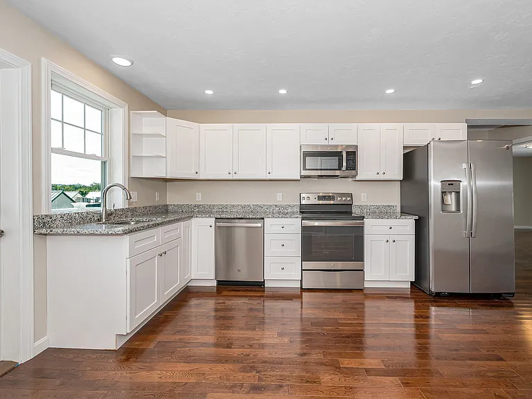 Princeton Court Apartments — Photo 10