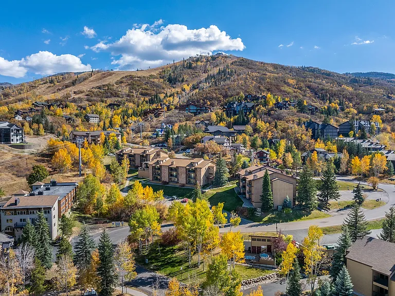 2350 Ski Trail Ln #133 — Photo 4