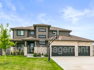 18765 Larimore St, Elkhorn, NE 68022