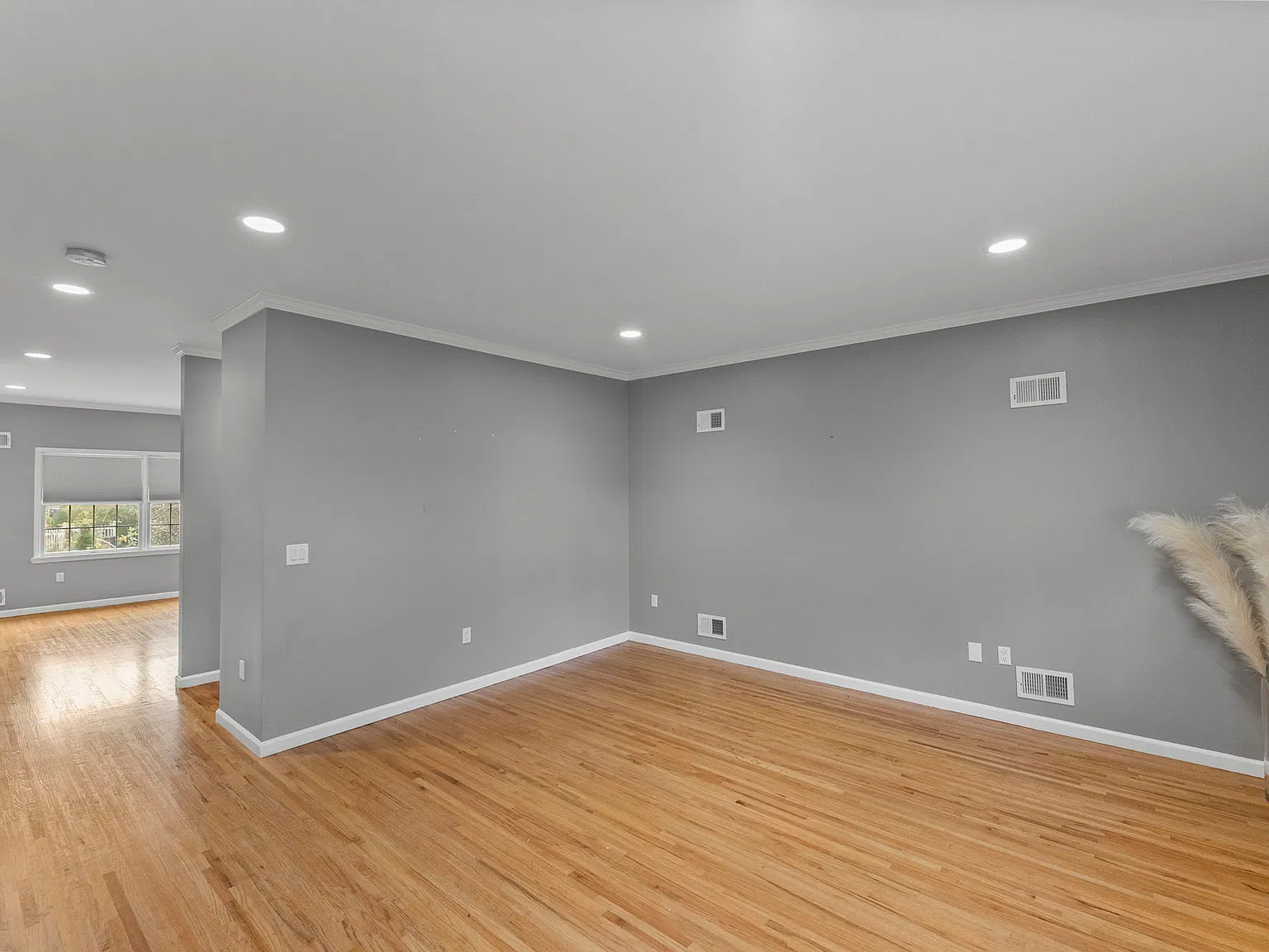 5 bed, 2.5 bath, $5,500 — Photo 4