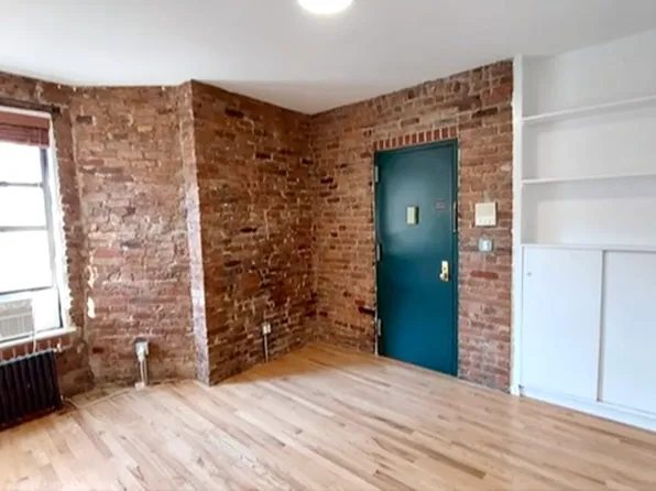 50 Mac Dougal St #17, New York, NY 10012