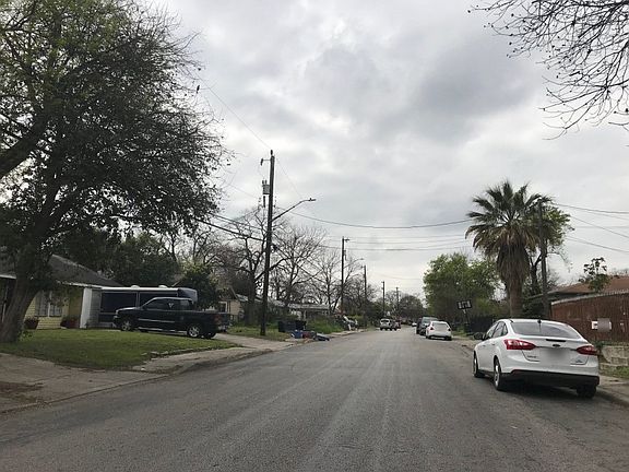 4th image of 219 Las Palmas Dr