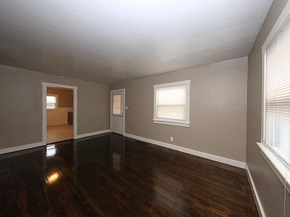 2nd image of 15 Salisbury Dr