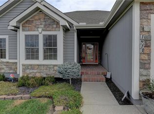 1913 N 159th Ter, Basehor, KS 66007
