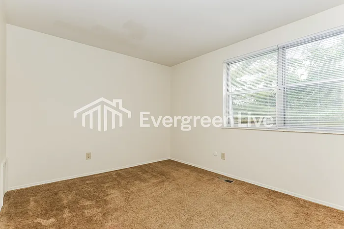 7677 Mount Hood Dr — Photo 9