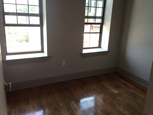 Rented by Premier Metro Realty Corp | media 84