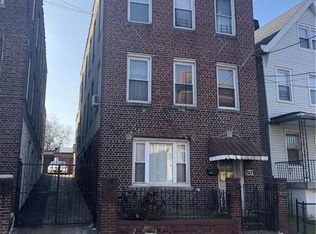 742 E 216th St, Bronx, NY 10467