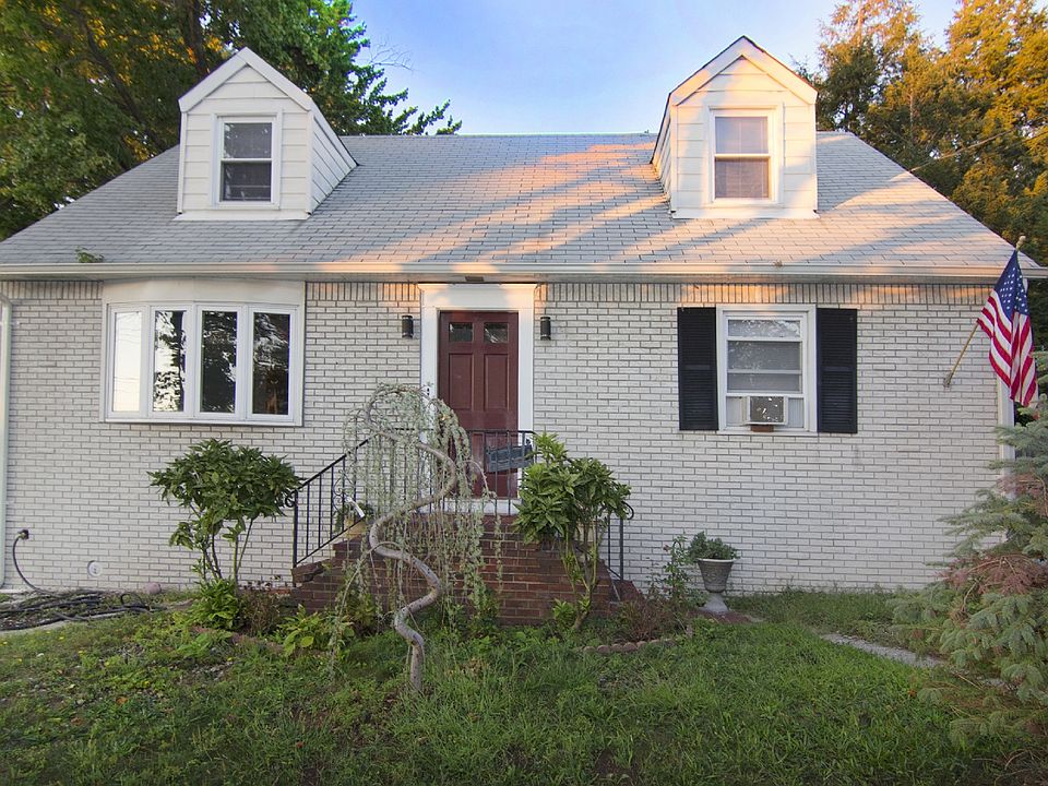 1st image of 28 Boston Ave