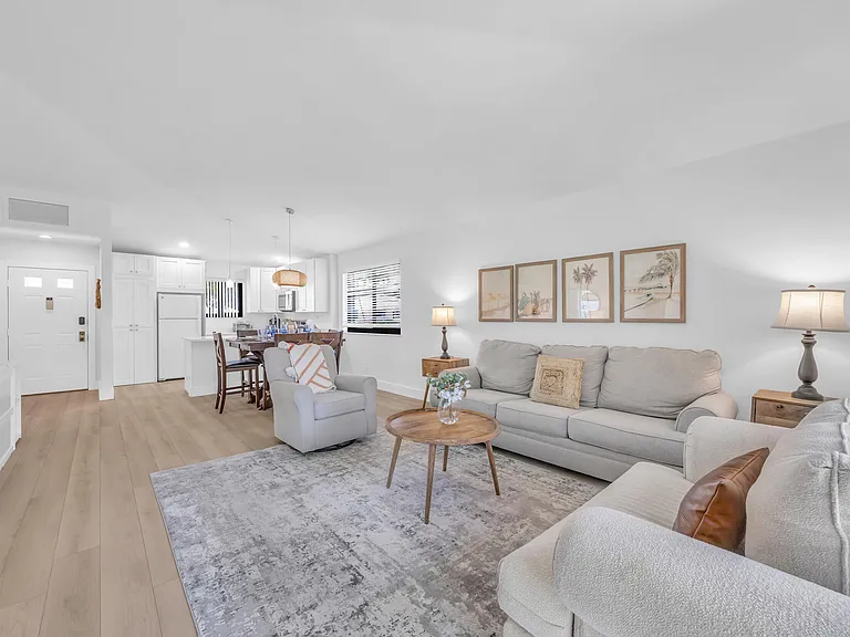 836 Club Dr — Photo 11