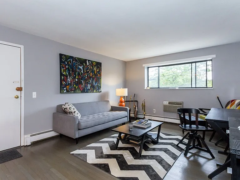 8 Riverside St #1 — Photo 7