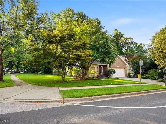 2nd image of 1823 Hyman Ln