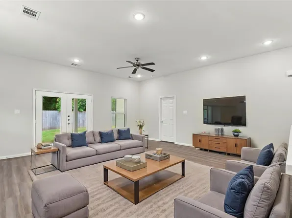 2150 Mosher Ln, Houston, TX 77088