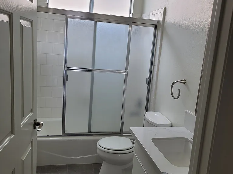 100 S Hayworth Ave #103 — Photo 5