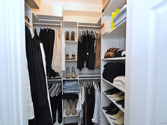 3rd image of 280 Bronxville Road #4O