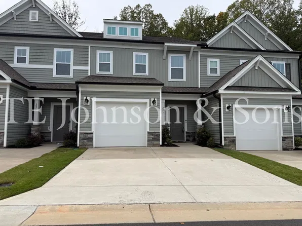 223 Latrobe Ln, Greensboro, NC 27455