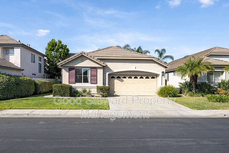 1st image of 3537 E Barrington Dr