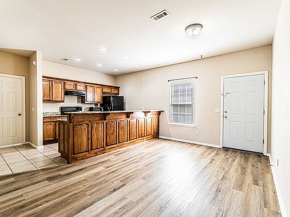 4th image of 3005-1 SW Deerfield Blvd