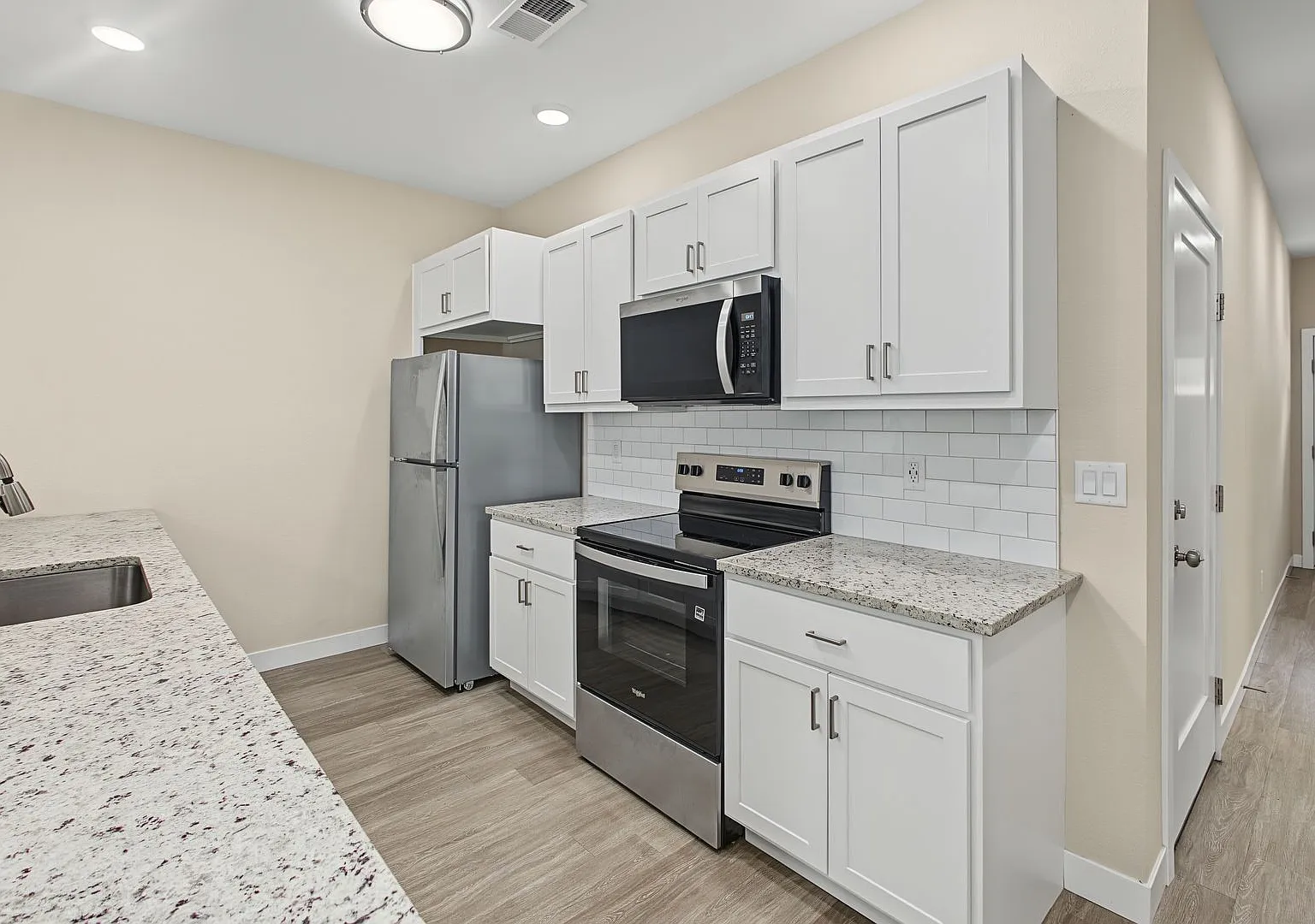 105 E Ensey St — Photo 1