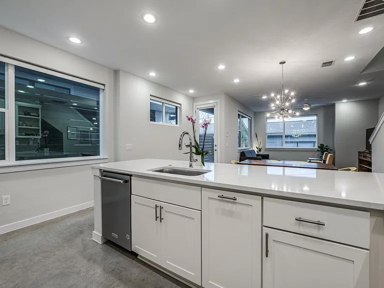 5404 Winton St — Photo 5