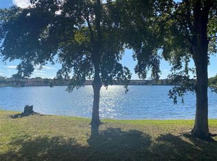 250 NE 191st St APT 3001A, Miami, FL 33179