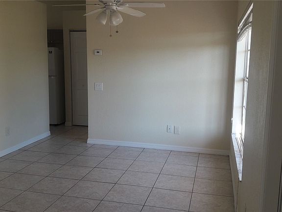 5th image of 327 NW 15th St