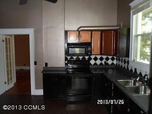 5th image of 712 Bridges St
