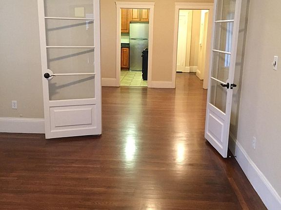 5th image of 2261 Park Blvd