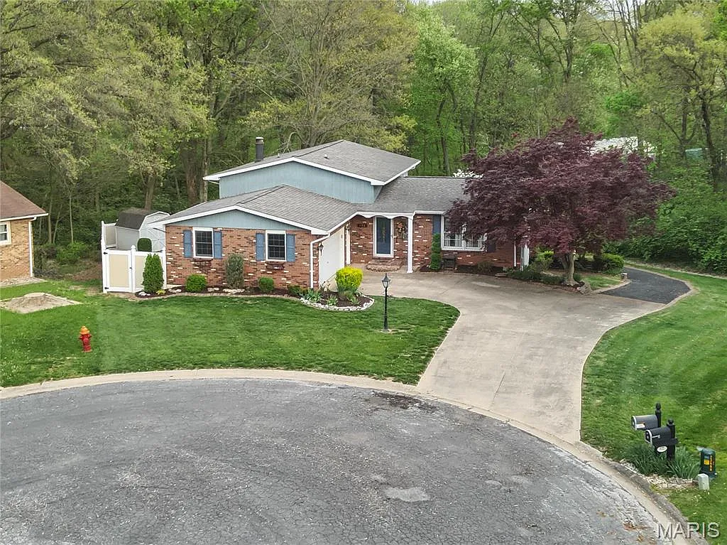 126 Birch St photo 1