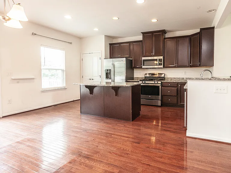 244 Macdonald Ave — Photo 6
