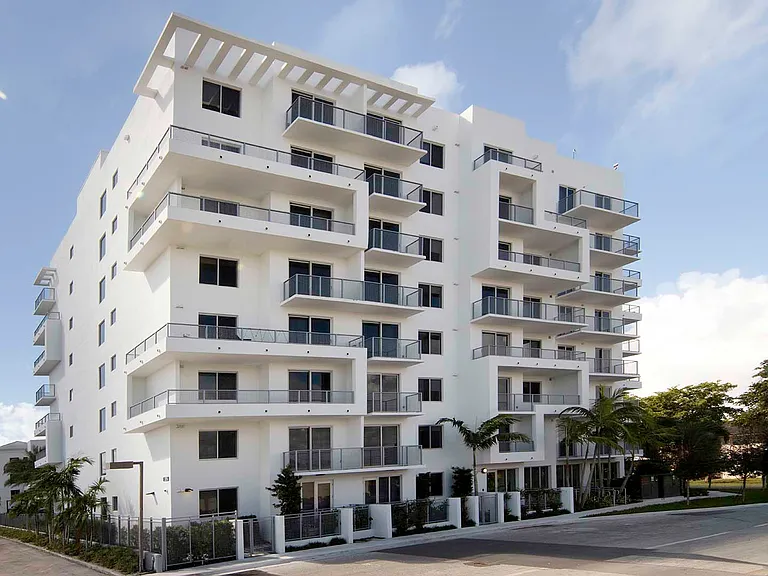 Griffis Pompano Beach exterior.